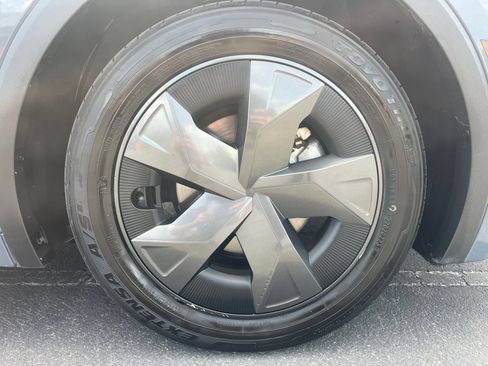 Used 2024 Toyota Prius LE FWD image 31