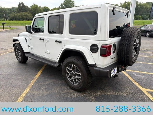 Used 2025 Jeep Wrangler Unlimited Sahara AWD/4WD image 6