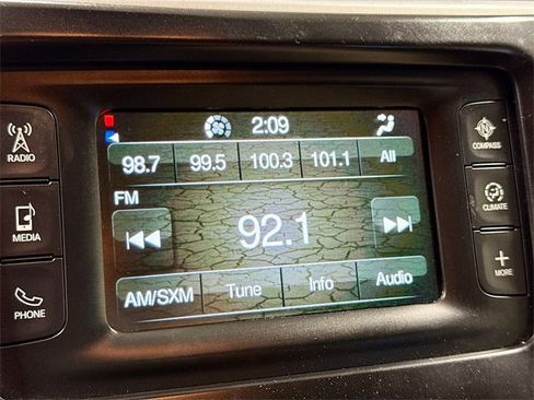 Used 2017 Jeep Cherokee Latitude image 16