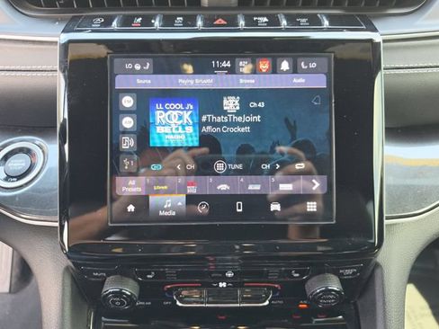 Used 2021 Jeep Grand Cherokee L Laredo RWD image 25