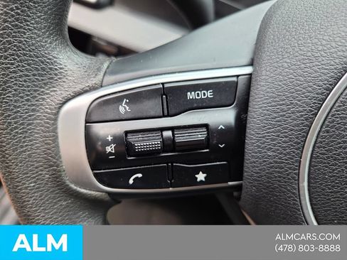 Used 2025 Kia Sportage LX FWD image 23