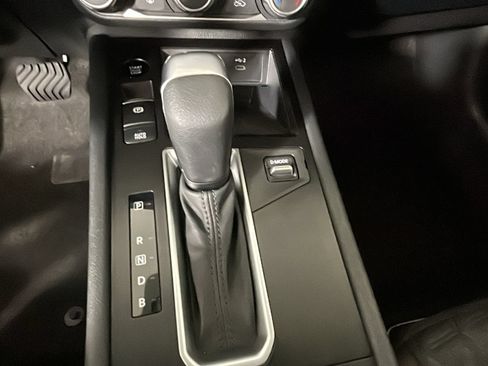 Used 2025 Nissan Kicks SV FWD image 18