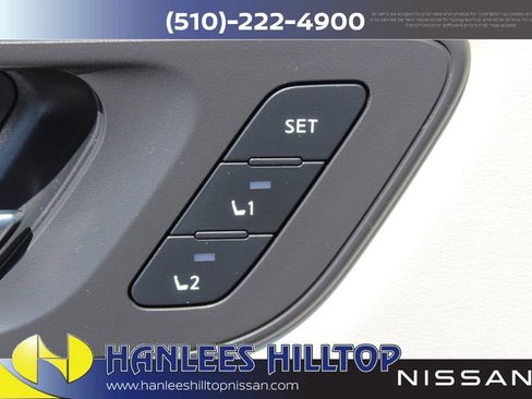 Used 2023 Nissan Rogue SL w/ SL Premium Package image 26