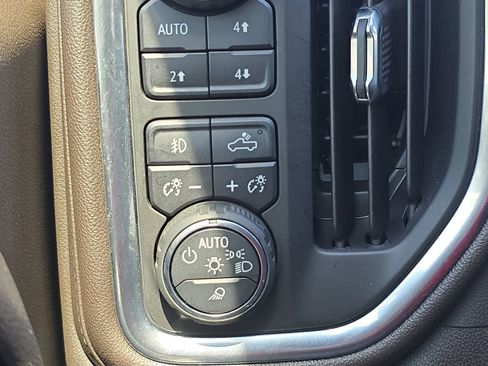 Used 2019 Chevrolet Silverado 1500 LTZ image 24