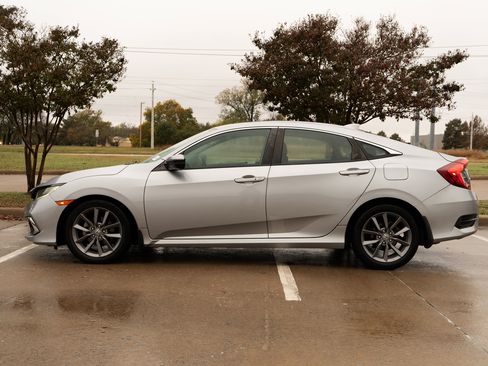 Used 2019 Honda Civic EX image 6