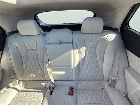 Used 2023 Buick Envision Avenir image 12