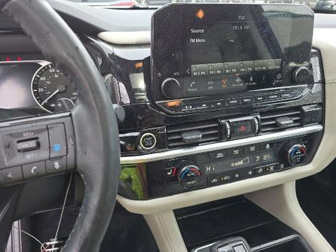 Certified 2024 Nissan Pathfinder SL w/ SL Premium Package image 9