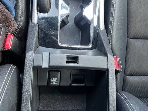 Used 2017 Honda Accord Sport image 18