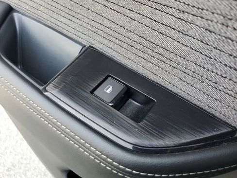 Used 2023 Nissan Rogue SV image 14