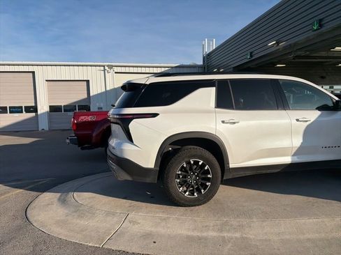 Used 2025 Chevrolet Traverse Z71 w/ Driver Confidence Package image 6