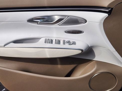 New 2026 Genesis GV70 2.5T Advanced image 16