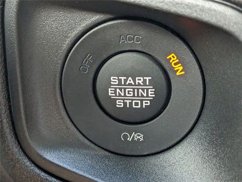 New 2025 Jeep Gladiator Sport image 26