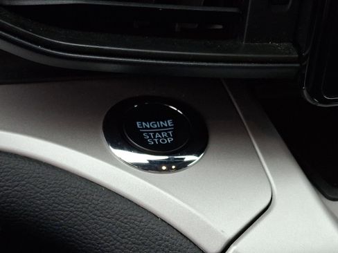 Certified 2024 Ford Explorer XLT w/ Class IV Trailer Tow Package image 25