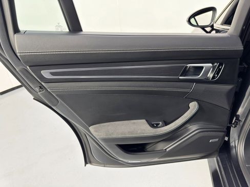 Used 2019 Porsche Panamera GTS image 46