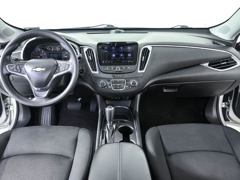Used 2020 Chevrolet Malibu LT FWD image 16