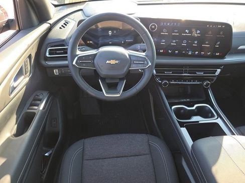 New 2026 Chevrolet Traverse LT w/ Driver Confidence Package FWD image 3