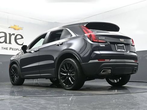 Used 2023 Cadillac XT4 Luxury w/ Cold Weather Package FWD image 5
