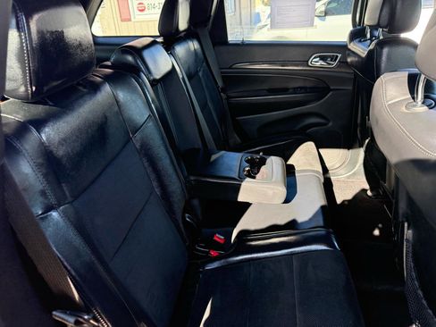 Used 2017 Jeep Grand Cherokee Altitude image 49