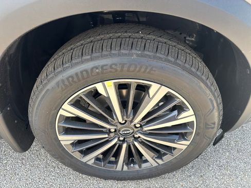 New 2026 Nissan Pathfinder Platinum AWD/4WD image 11