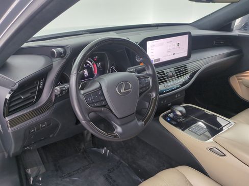 Used 2023 Lexus LS 500 w/ Interior Upgrade Package RWD image 4