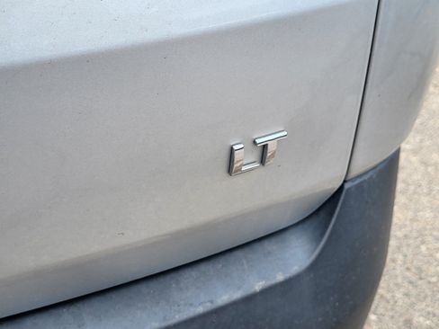 Used 2020 Chevrolet Traverse LT FWD image 29