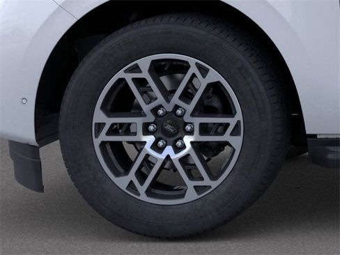 New 2025 Ford Expedition Active image 19