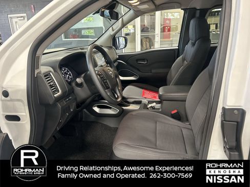 Certified 2024 Nissan Frontier SV w/ Technology Package AWD/4WD image 13