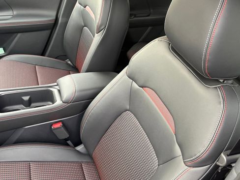 New 2026 Nissan Kicks SR image 18