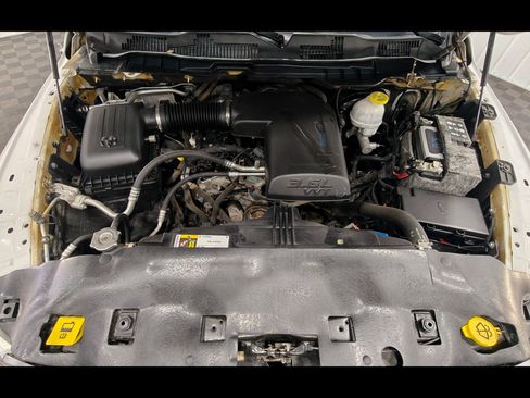 Used 2019 RAM 1500 ST w/ SXT Plus Group AWD/4WD image 44