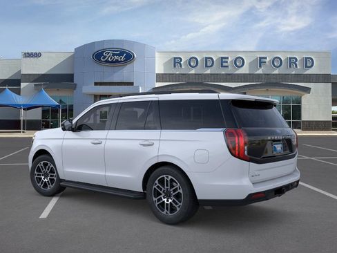 New 2026 Ford Expedition Active image 4