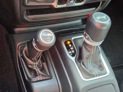 Used 2021 Jeep Wrangler Unlimited Sahara AWD/4WD image 25
