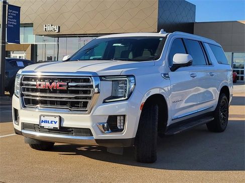 Used 2021 GMC Yukon XL SLT w/ SLT Premium Package image 2