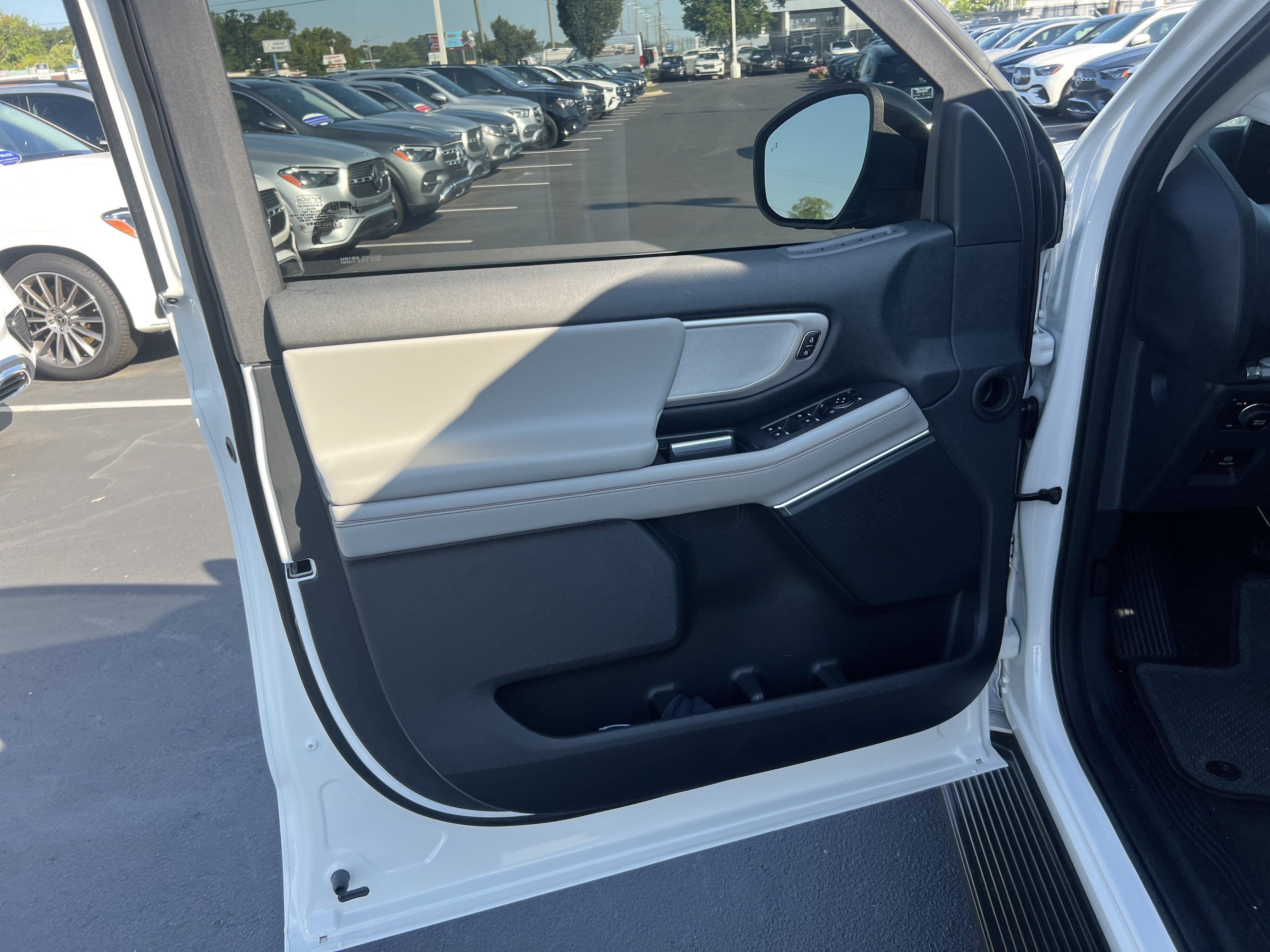 Used 2025 Ford Expedition Max Active AWD/4WD image 14