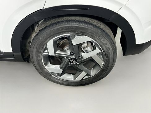 Used 2025 Hyundai Venue SEL FWD image 11