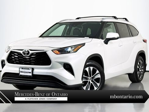 Used 2024 Toyota Highlander XLE image 1
