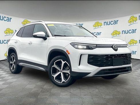 New 2026 Volkswagen Tiguan SE AWD/4WD image 1