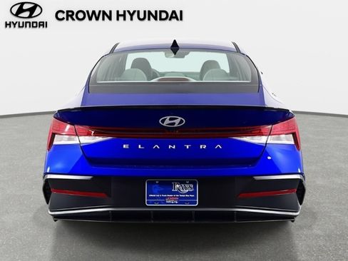 New 2026 Hyundai Elantra SEL Sport FWD image 6