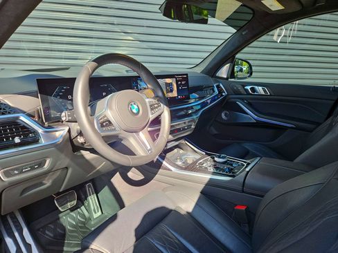 Used 2025 BMW X7 M60i AWD/4WD image 4