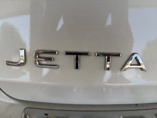 Used 2024 Volkswagen Jetta SE w/ Panoramic Sunroof Package FWD image 30