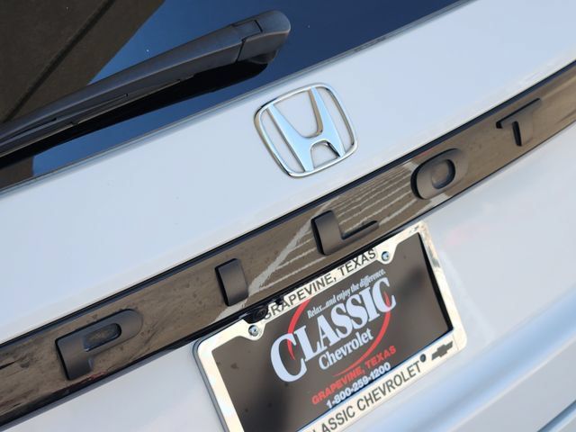 Used 2025 Honda Pilot EX-L image 9