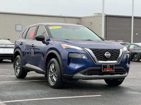 Used 2023 Nissan Rogue S image 44