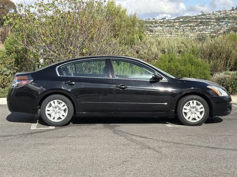 Used 2012 Nissan Altima 2.5 S FWD image 7