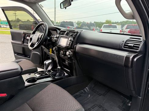 Used 2018 Toyota 4Runner TRD Off-Road image 13