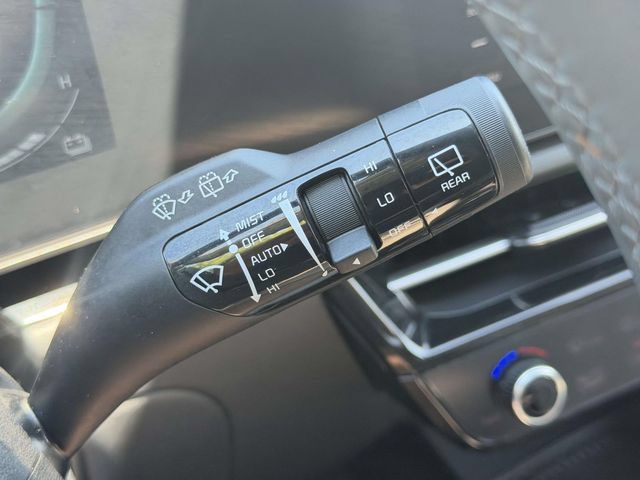 Used 2023 Kia Niro EX Touring FWD image 21
