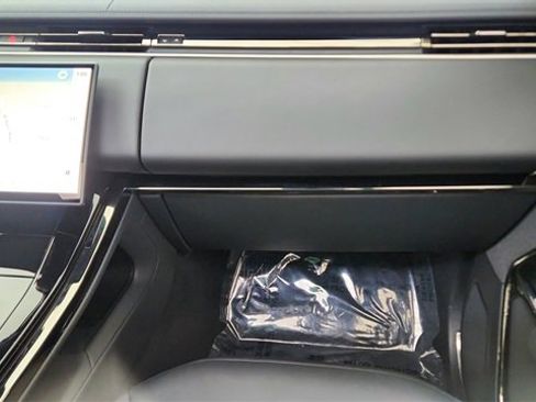 Used 2025 Land Rover Range Rover Sport Dynamic SE image 36