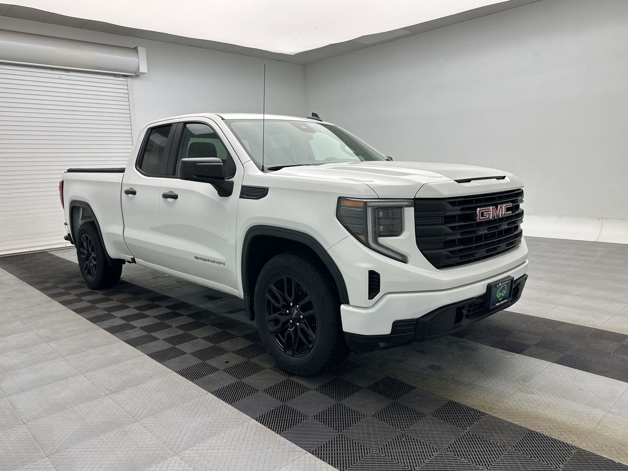 Certified 2023 GMC Sierra 1500 Pro w/ Graphite Edition AWD/4WD image 7