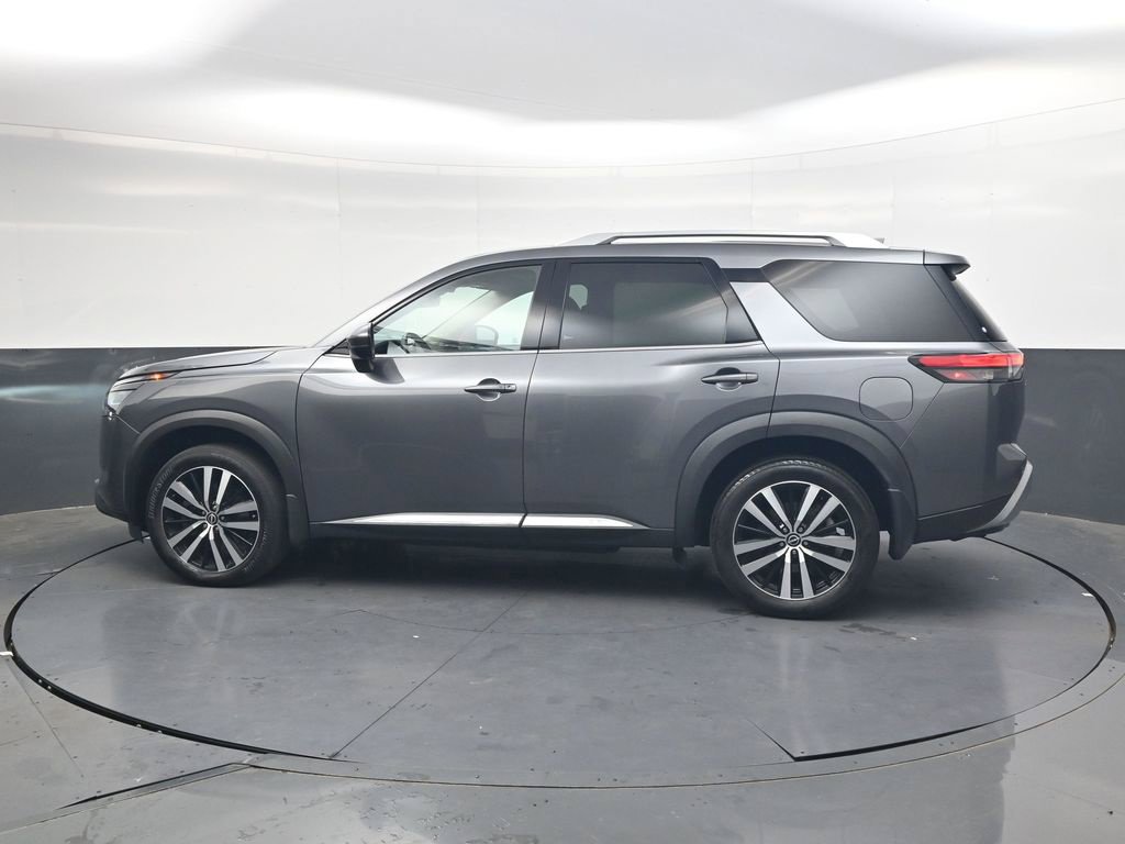 Used 2024 Nissan Pathfinder Platinum w/ Cargo Package FWD image 7