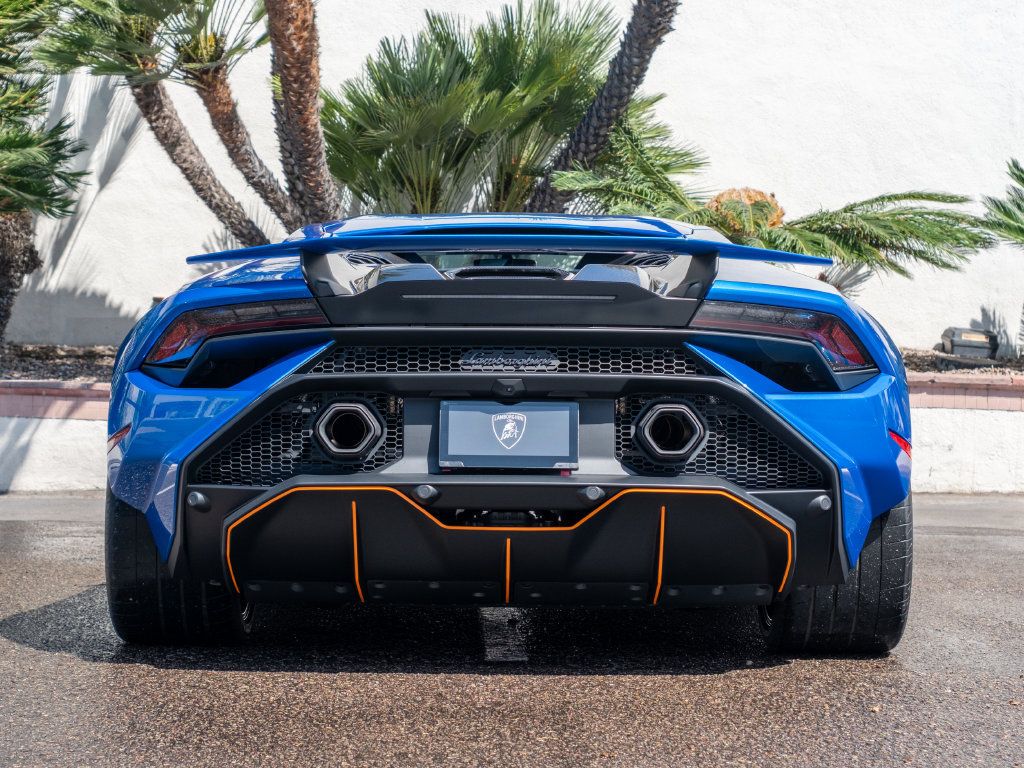 Used 2023 Lamborghini Huracan Tecnica RWD image 4