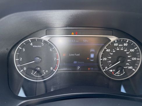 Used 2025 Nissan Altima 2.5 SV FWD image 11