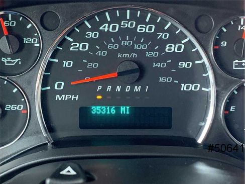 Used 2014 Chevrolet Express 4500 w/ Ambulance Package image 40